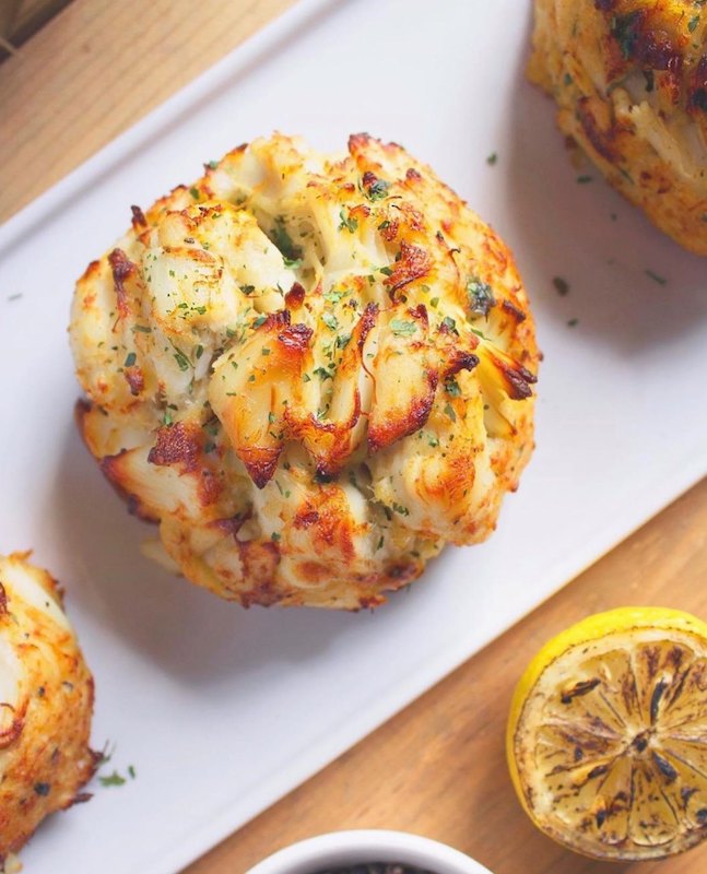 FRESH Jumbo Lump Maryland Crab Cakes - Jimmys Famous Seafood