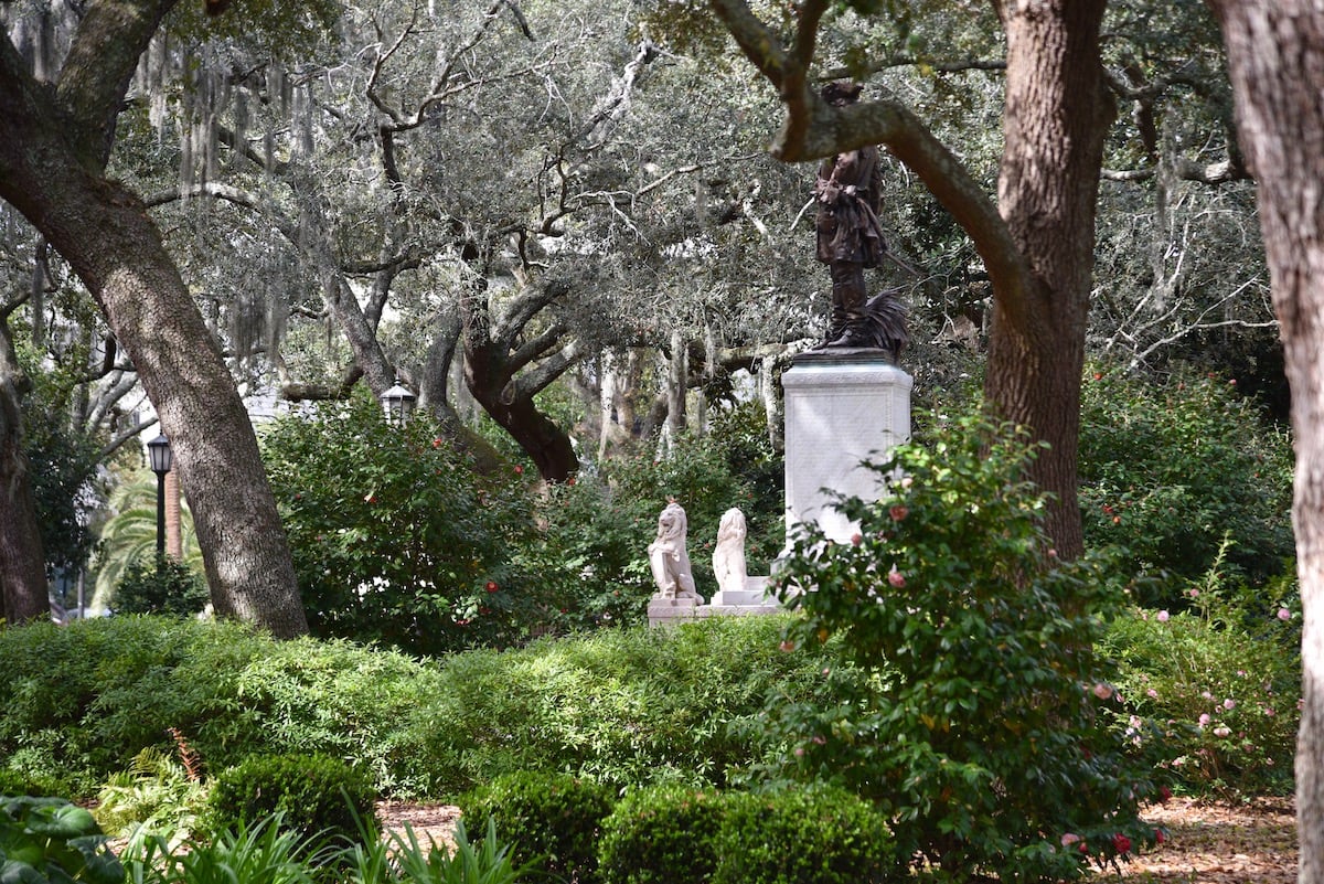 A Forrest Gump Guide to Savannah, Georgia - Grace & Lightness