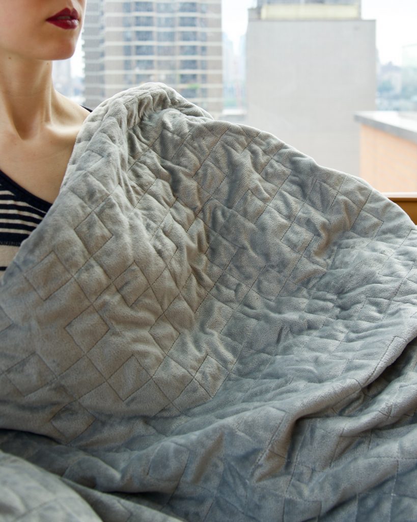 gravity-blanket-weighted-blanket-Grace&Lightness_gifts-for-stressed-people