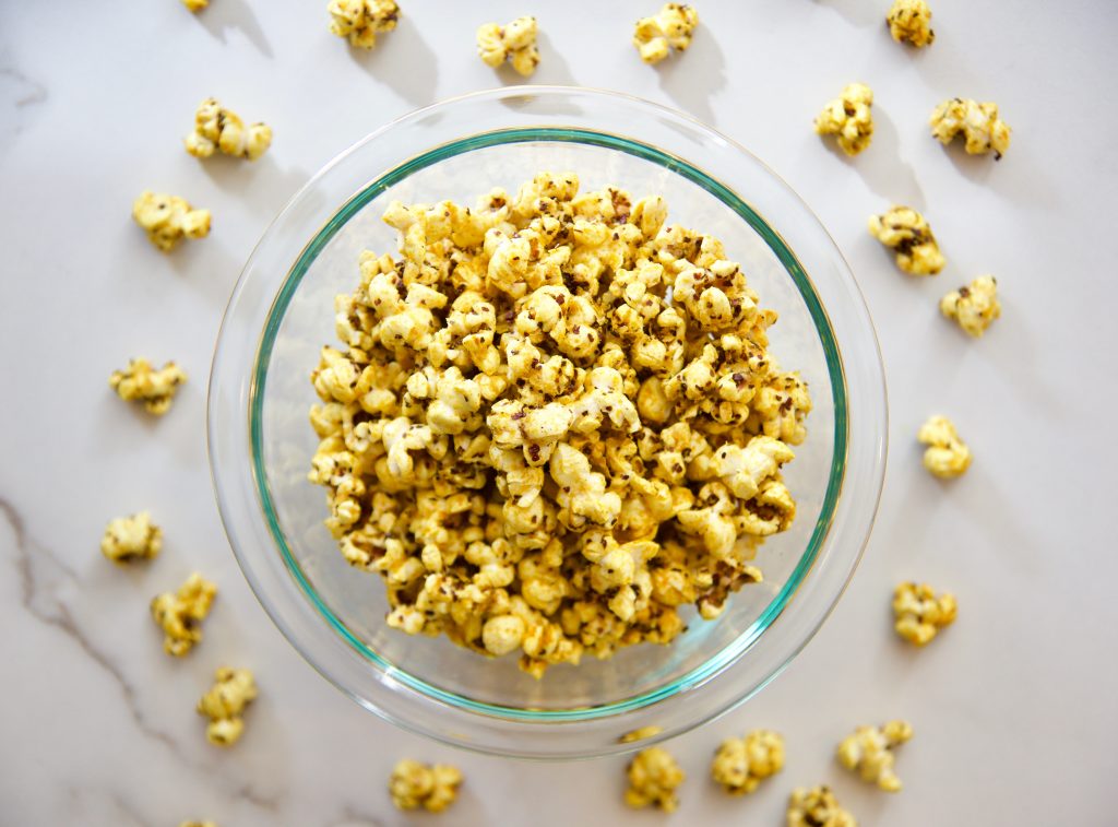 Antiinflammatory-foods-turmeric-popcorn_Grace&Lightness