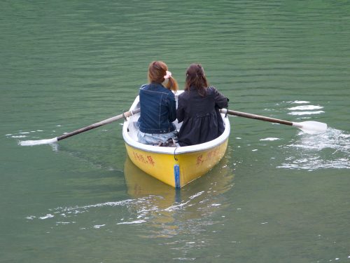 kyoto-friends_boating_lake_Grace&Lightness_friendship_by-Molly-Beauchemin