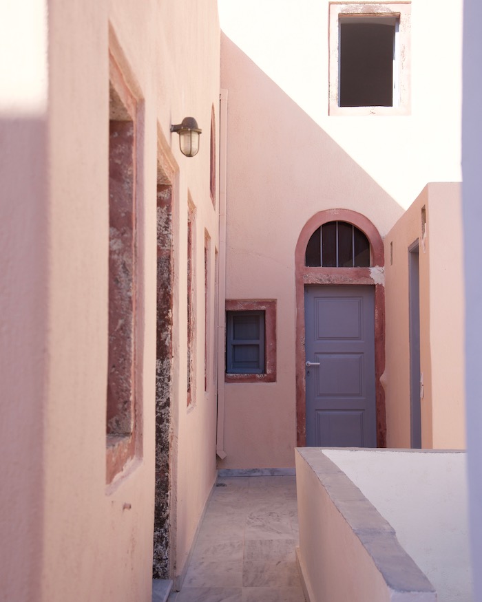 pink-alleyway-greece_architecture_by-Molly-Beauchemin_Grace&LightnessMagazine