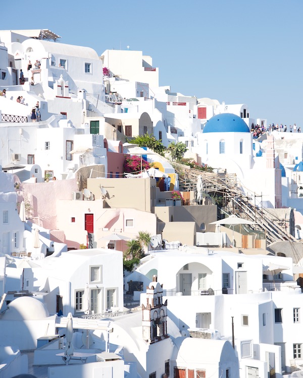 santorini-villas_whitewashed-buildings