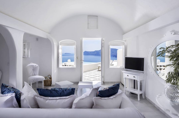 cave-suite-santorini_white-decor