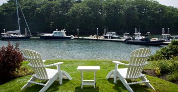 adirondack-chairs-in-the-sunlight_private-room-yachtsman-hotel