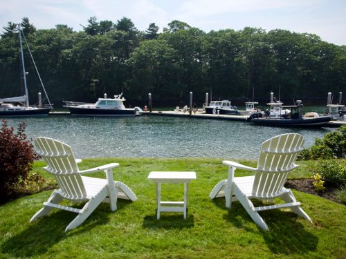 adirondack-chairs-in-the-sunlight_private-room-yachtsman-hotel
