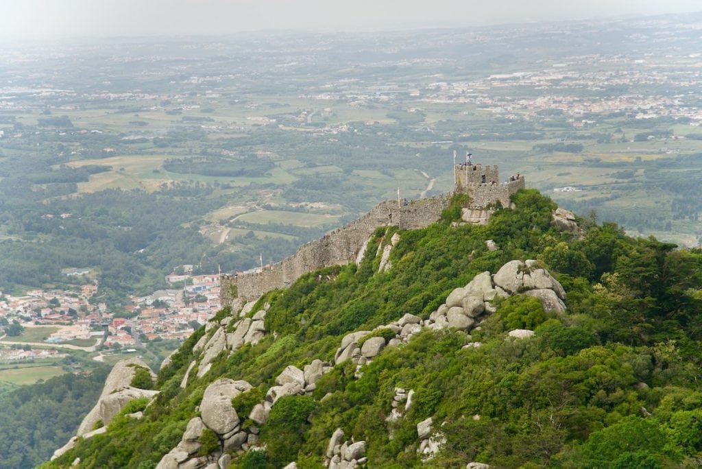 Castelo-dos-Mouros-Sintra-Portugal_worlds-most-beautiful-castles