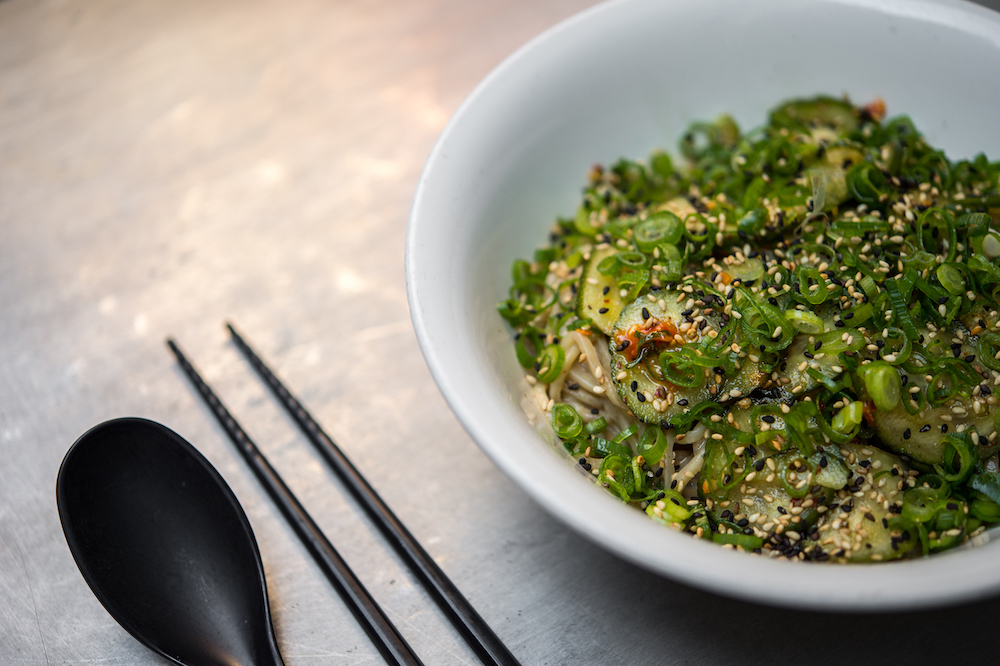 These Sustainable Salad Bowls Are The Trendiest Way To Lunch In NYC -  Secret NYC