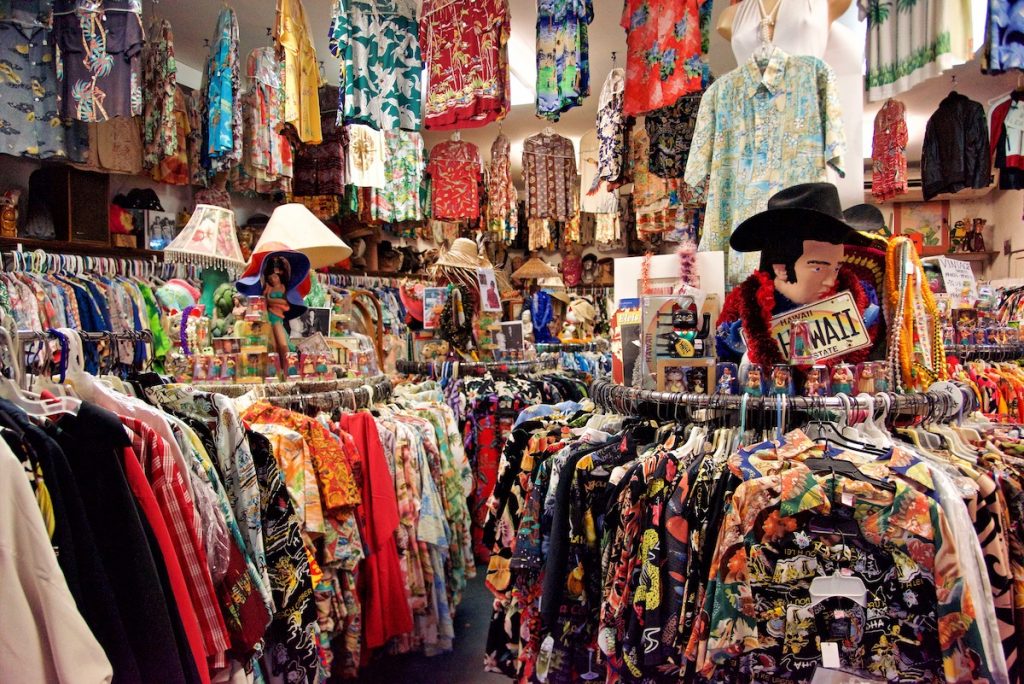 the-5-best-places-to-get-hawaiian-shirts-on-o-ahu-grace-lightness-magazine