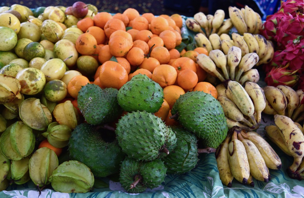 best-farmers-markets-oahu_soursop-fruit