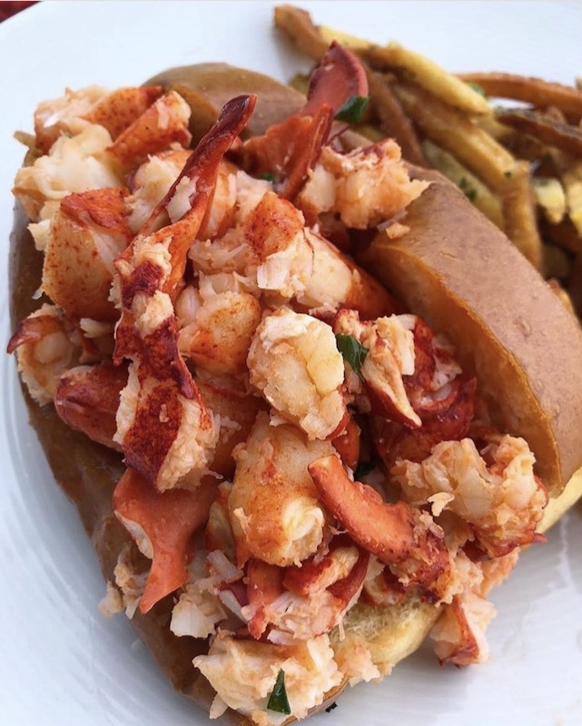 best-lobster-roll-kennebunkport-maine